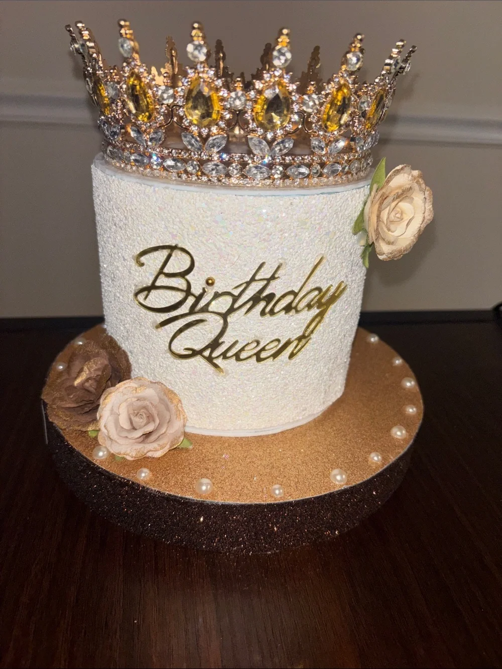 Fax crown birthday cake champagne/brown
